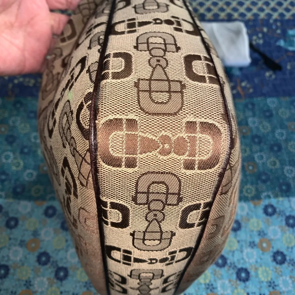 Gucci Handbag - Picture 4 of 15